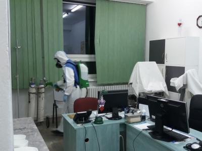 Dezinfekcia priestorov  Polikliniky Sabinov proti COVID-19 , foto 1 z 10