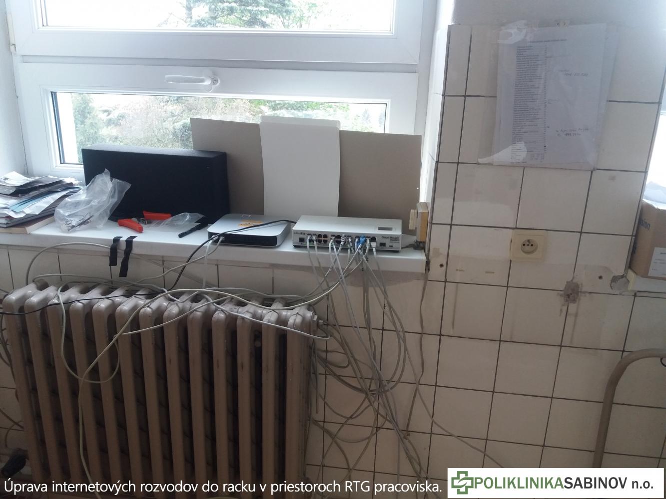 Úprava internetových rozvodov do racku v priestoroch RTG pracoviska. (máj 2020)